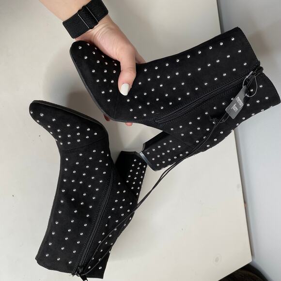 NWT Black Studded Booties - Picture 3 of 7